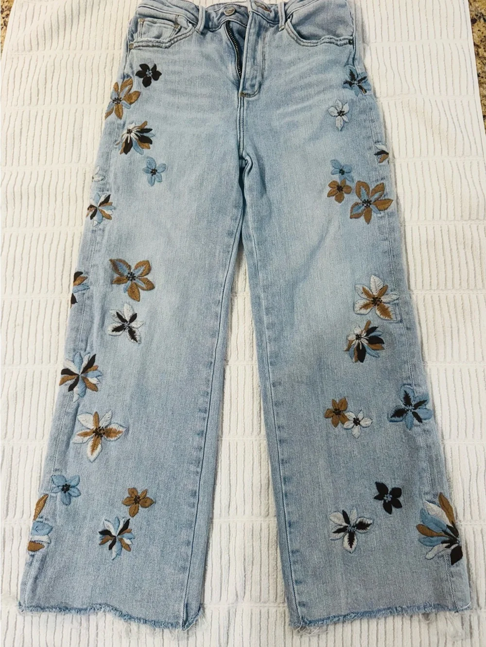 Driftwood Floral Embroidered Cropped Wide Leg Jeans Size 25 Light Wash - Picture 1 of 10